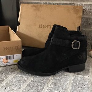 Born booties leather distressed black size 8